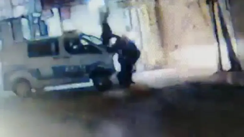 Polis minibüsü ile motosikletin çarpıştığı kaza kamerada