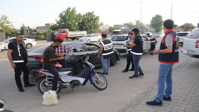 Adıyaman’da 327 polis uygulamaya katıldı
