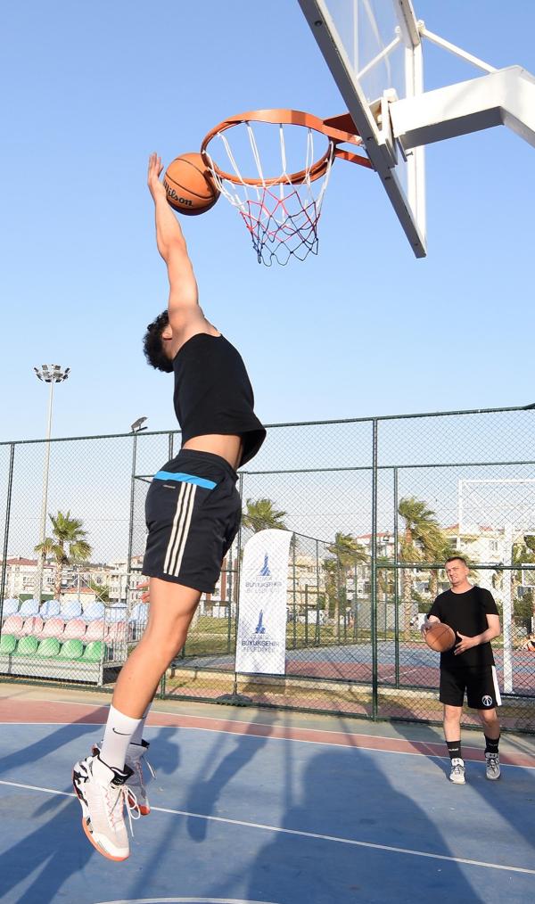 İzmir'de 3x3 basketbolda 82 takım şampiyonluk için sahaya çıkacak