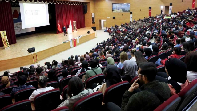 AİÇÜ’de uyuşturucu ile mücadele ve farkındalık konferansı gerçekleştirildi