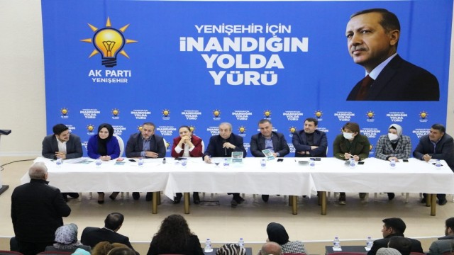 AK Parti Diyarbakır Teşkilatı, Yenişehir’de partililerle bir araya geldi.