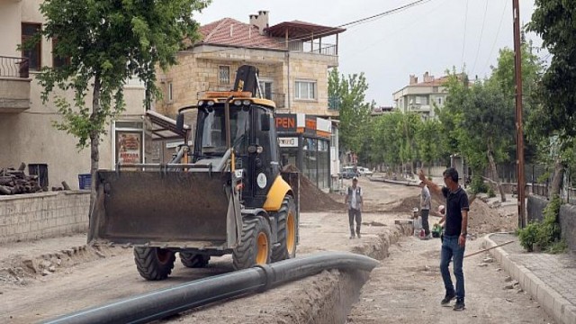 Ali Efe Yolu Sokak’ta İçme Suyu Hatları Yenileniyor