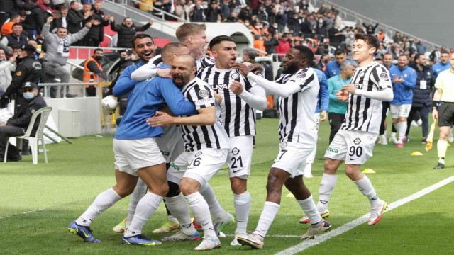 Altay, yeni stadında ilk galibiyeti aldı