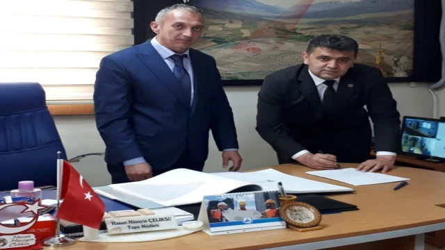 Aslanapa’da toplu konut uygulaması için arsaların devir işlemleri tamamlandı