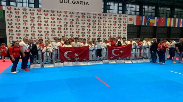 Avrupa’da Yıldırım rüzgarı
