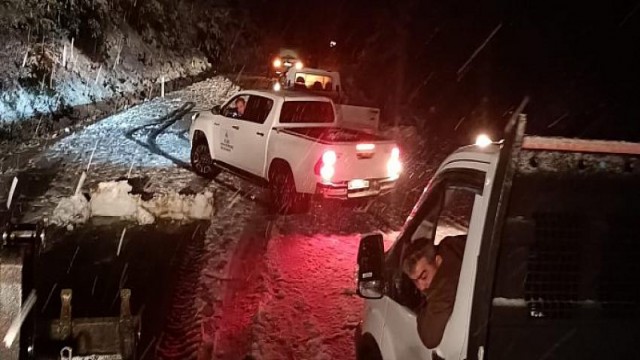 Aydın Büyükşehir Belediyesi Ekipleri Karla Mücadele Çalışması Sürdürüyor