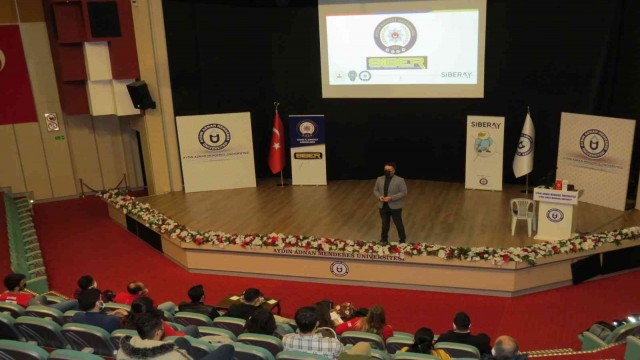 Aydın polisinden gençlere güvenli internet kullanımı eğitimi
