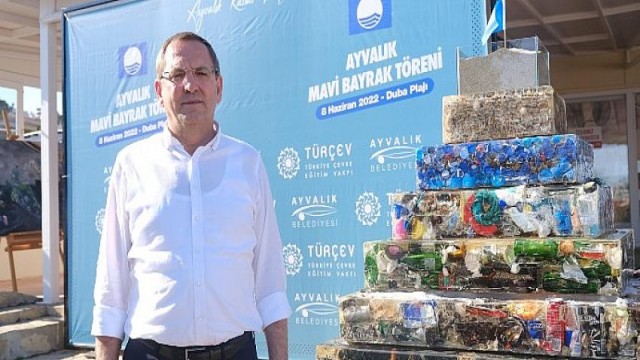 Ayvalık’ta Büyük Deniz Çöpleri Anıtı