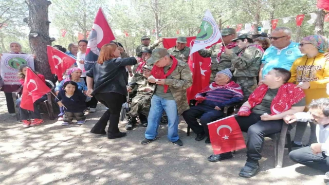 Ayvalık’ta engellilerin askerlik heyecanı