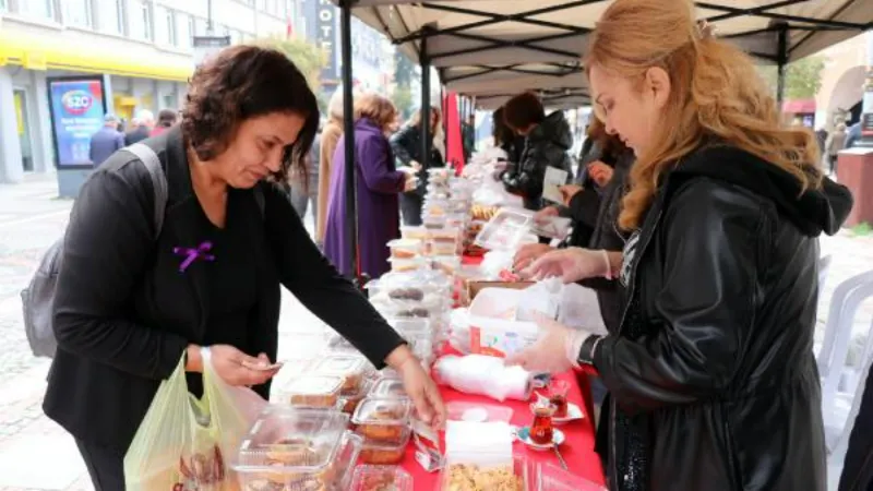 Edirneli kadınlardan depremzedeler için kermes