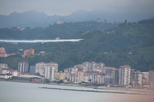 Rize'de SOLOTÜRK heyecanı