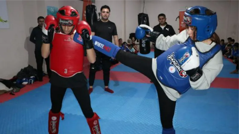 Yüksekovalı kızlar wushu ile kendilerini savunmayı öğreniyor