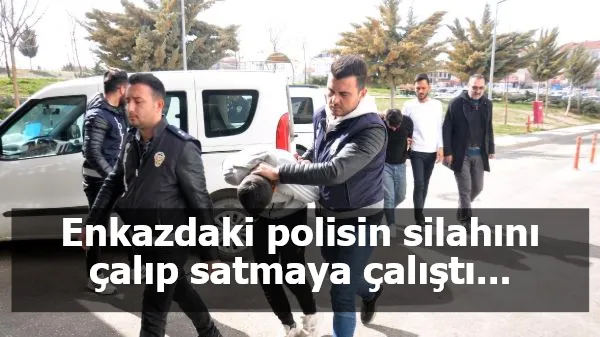 Enkazdaki polisin silahını çalıp satmaya çalıştı...