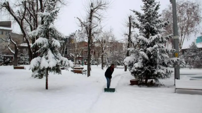 Ardahan'da kar kalınlığı, 16 santime ulaştı
