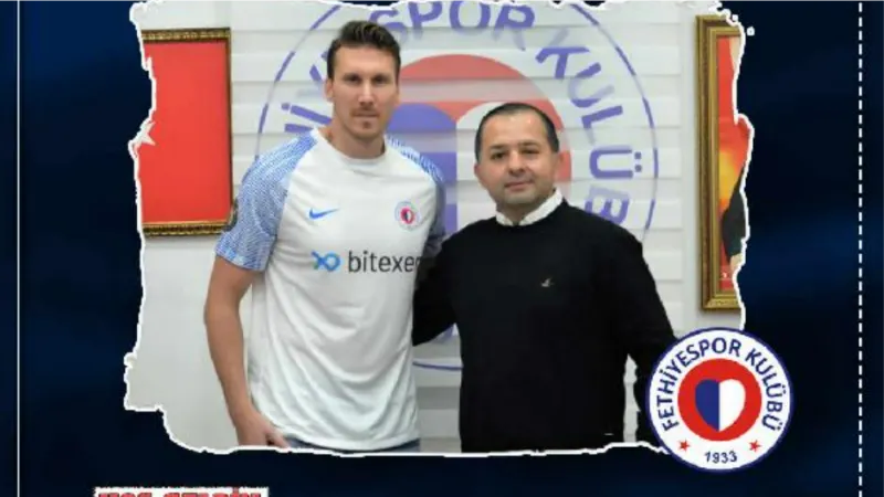 Fethiyespor, golcü Murat'la el sıkıştı