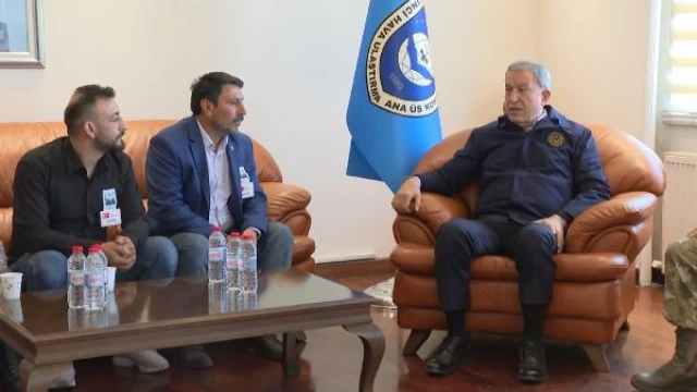 Bakan Akar: Pençe Kilit’te etkisiz hale getirilen terörist sayısı 100’ü geçti