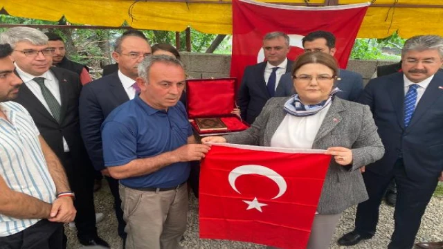 Bakan Yanık: Elimizden geleni sonuna kadar milletimizin hizmetine sunuyoruz