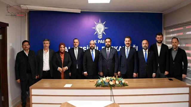 Balıkesir Büyükşehir Belediye Meclis Üyesi Basri Ersan Kırbaş AK Parti'ye geçti