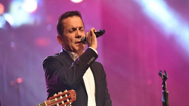 Başkan Abdullah Özyiğit “Islak Islak” şarkısıyla eşitliğe ses verdi