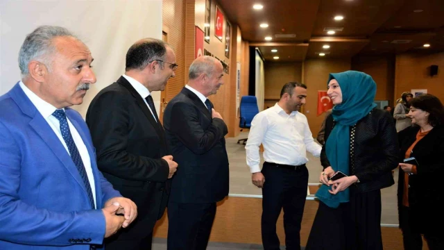 Başkan Akman personelle bayramlaştı