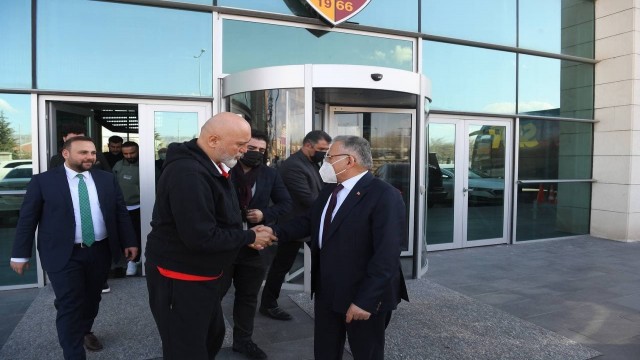 Başkan Büyükkılıç’tan Kayserispor’a moral ziyareti