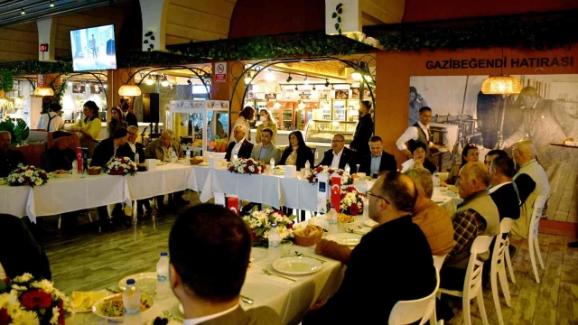 Başkan Çerçioğlu’ndan iftar yemeğinde, Başkan Ömer Günel’e tam destek