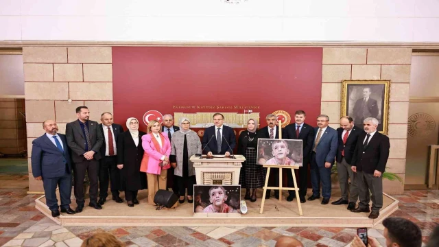 Batıya puzzle fotoğrafla kayıp çocuk mesajı