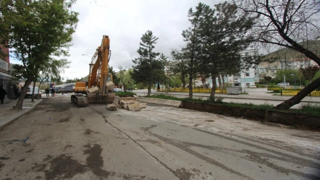 Bayburt Belediyesi yeni sezon yol yapım çalışmalarına başladı