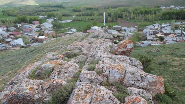 Bayburt’ta Ejderha Kayaları efsanesi