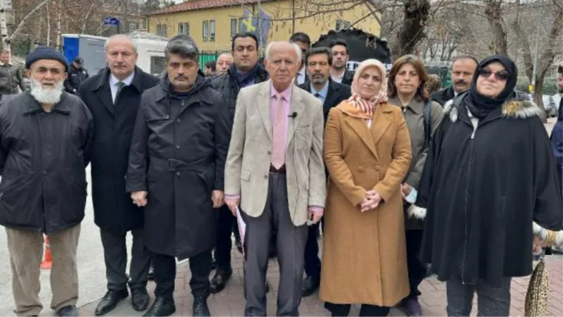 Milli Yol Partisi, İsveç Konsolosluğu önünde Kur'an-ı Kerim'in yakılmasını protesto etti