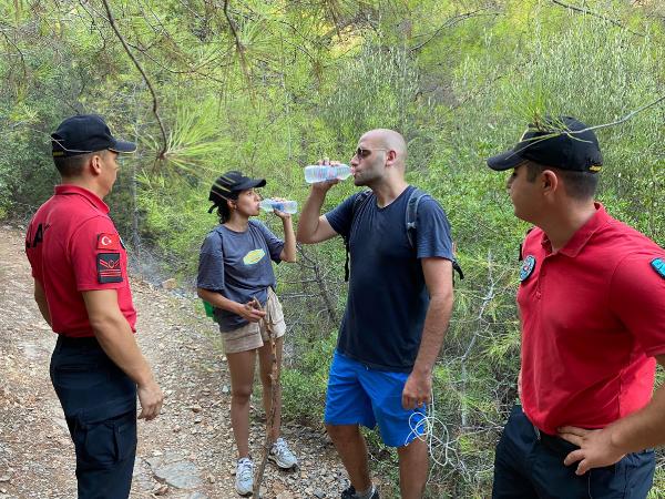 Doğa yürüyüşünde kaybolan 2 turist JAK ekiplerince bulundu