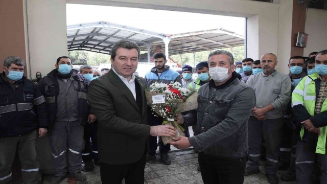 Bergama’da temizlik işçilerinden maaş zammı teşekkürü