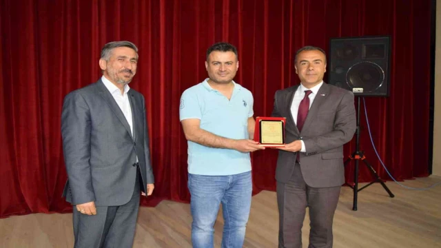 Besni’de “Nükleer Enerji” söyleşisi gerçekleştirildi