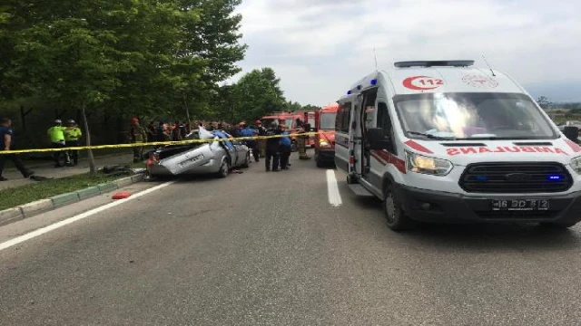 Beton mikseri, otomobilin üzerine devrildi: 4 ölü, 1’i ağır 2 yaralı (2) -Yeniden