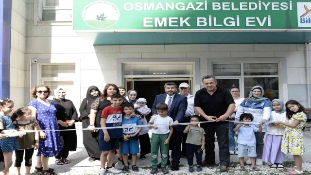 Bilgi evi öğrencilerinden renkli sergi