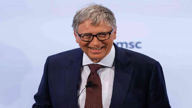 Bill Gates korona virüse yakalandı