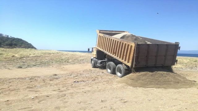 Burhaniye plajları düzenleniyor