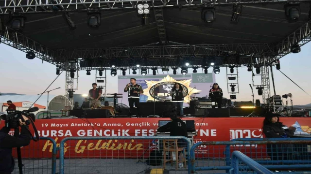 Bursa’da on binlerce kişiye ’En iyi narkotik polisi anne’ projesi tanıtıldı