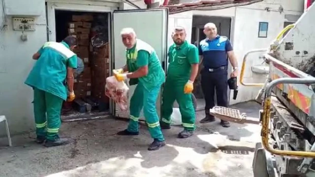 Bursa’da soğuk hava deposuna baskın; 3 ton et imha edildi