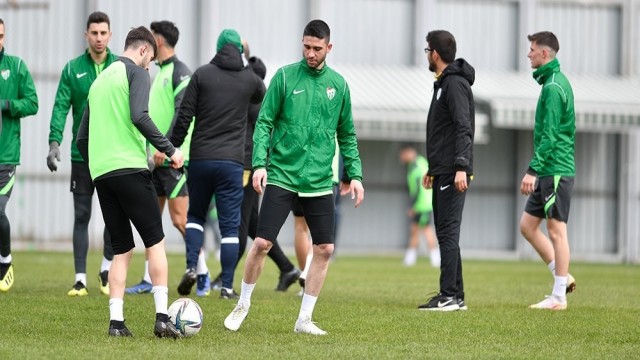 Bursaspor’da kadro dışı bırakılan Kubilay Sönmez affedildi