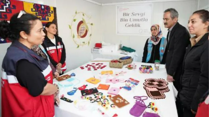 Bakan Özer: Deprem bölgesinde 7 bin 451 halk eğitim kursu açtık
