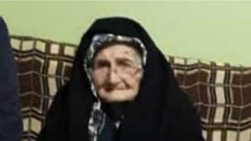 Yemek yaparken elbisesi tutuşan 97 yaşındaki Şahinaz nine, hayatını kaybetti