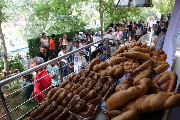 Tunceli'de, hayırsever destekli halk ekmek 3 TL