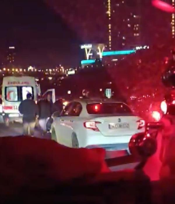 Bağcılar TEM Otoyolu'nda yolun karşısına geçmeye çalışan kadına otomobil çarptı