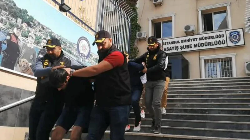 Beyoğlu'nda arkadaşlarını kaçırıp ailesinden fidye istediler 