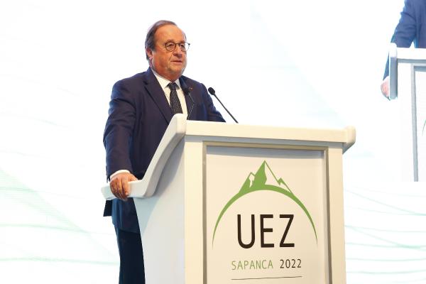 Uludağ Ekonomi Zirvesi’nin ikinci günü Fransa eski Cumhurbaşkanı François Hollande konuşması ile başladı