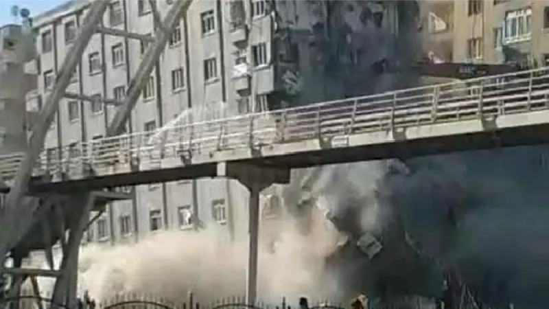 Diyarbakır’da yıkım sırasında 9 katlı bina çöktü; o anlar kamerada