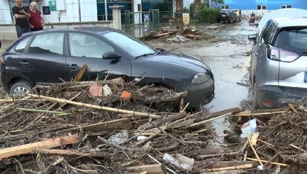 Bursa'yı fırtına, sağanak ve dolu vurdu