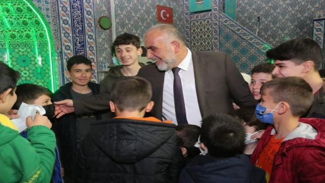 Canik’te 40 gün camiye giden çocuklar bisiklet kazanacak