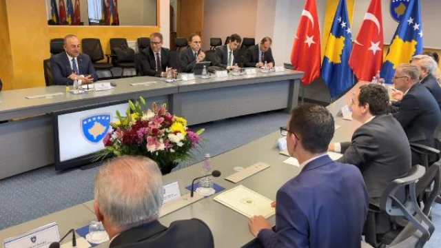 Çavuşoğlu, Kosova Başbakanı Kurti ile görüştü